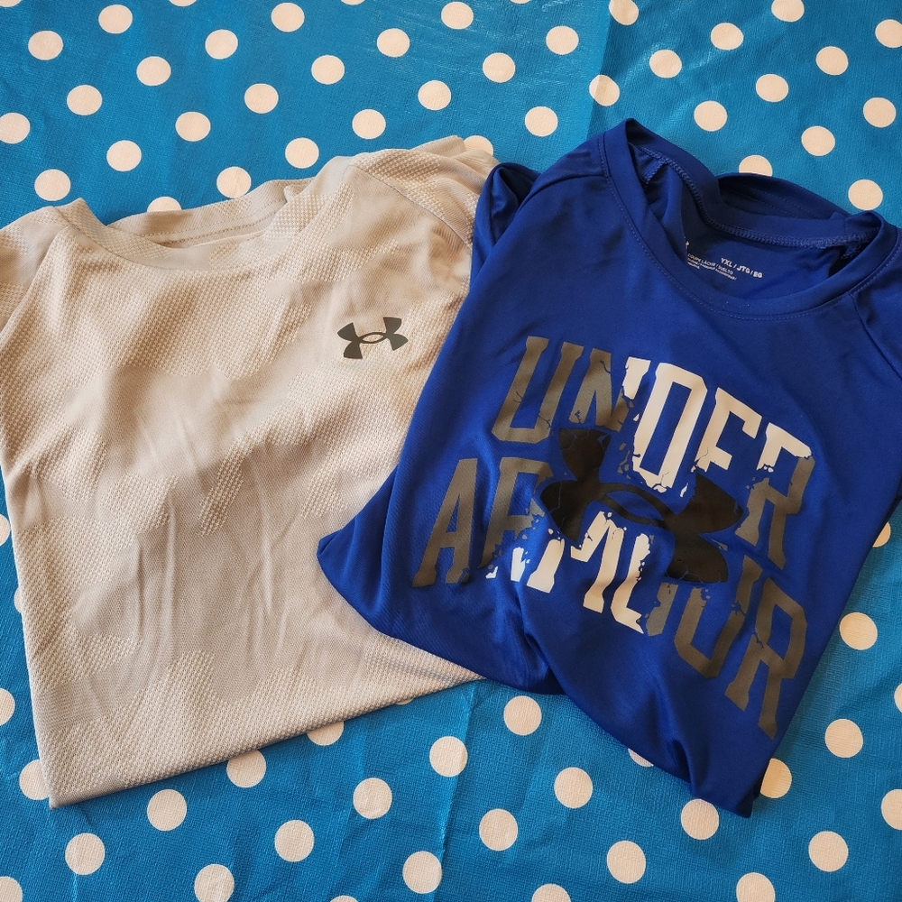 Nwot - 2 under Armour t shirts - bonus shorts